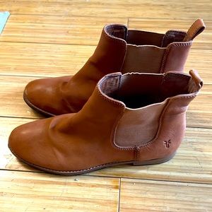 Frye Anna leather Chelsea boots in Camel 7.5